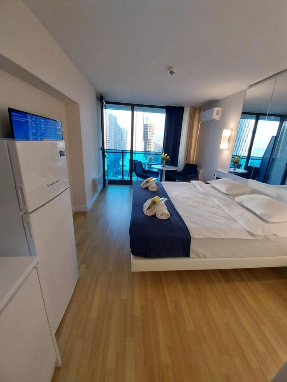 Natalia -Apartments In - Orbi City Батуми Экстерьер фото